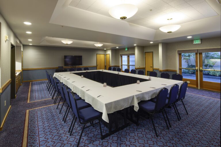 The Courtyard Room laid out for a meeting
